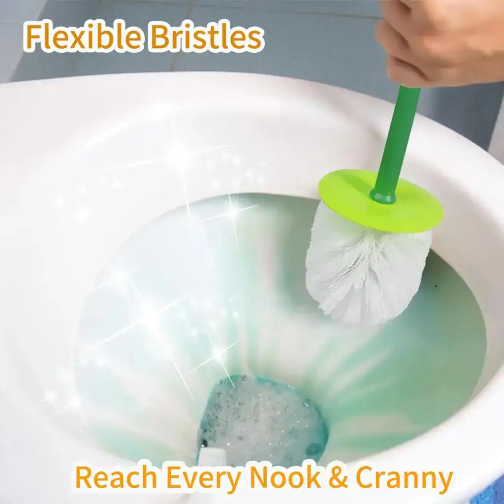 Brosse toilette cerise avec poignée verte, nettoyage efficace des coins et recoins du WC.