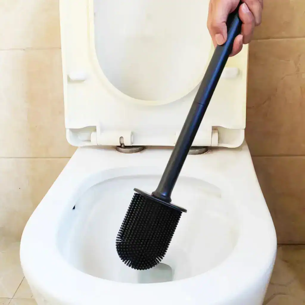 Brosse toilette noire mat, nettoyage WC, design moderne, entretien toilette.