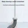 Brosse toilette flexible avec tête douce pour nettoyage profond et facile des joints WC.